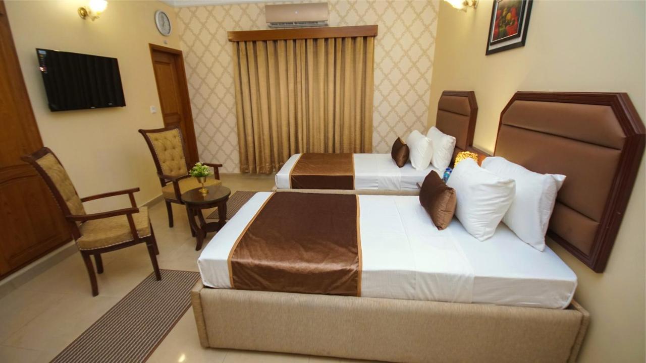 World Inn Hotel Karachi Esterno foto