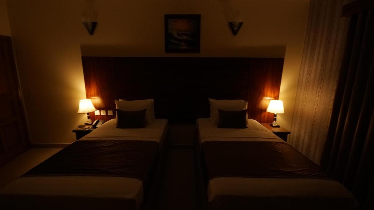 World Inn Hotel Karachi Esterno foto