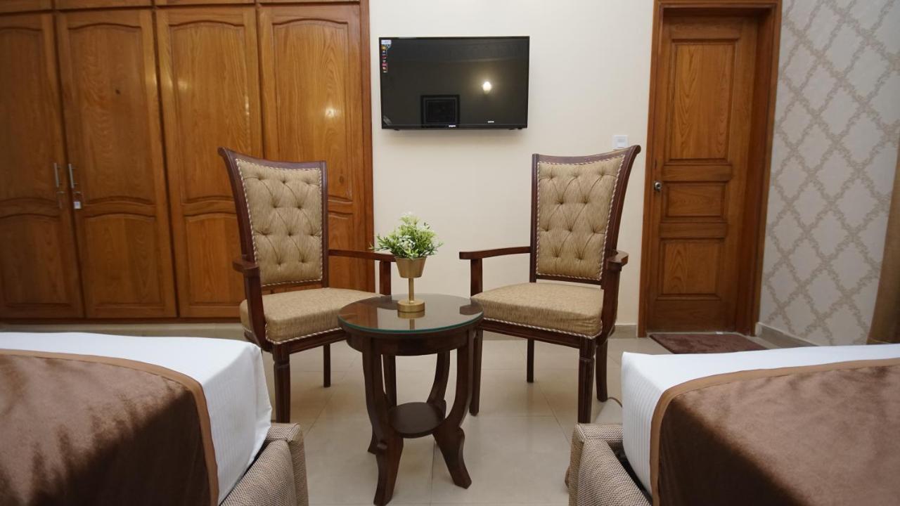 World Inn Hotel Karachi Esterno foto