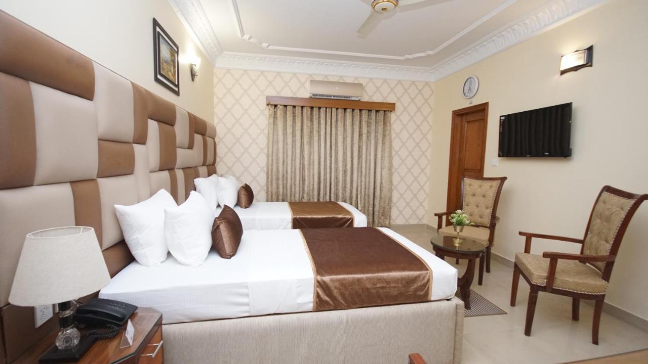 World Inn Hotel Karachi Esterno foto