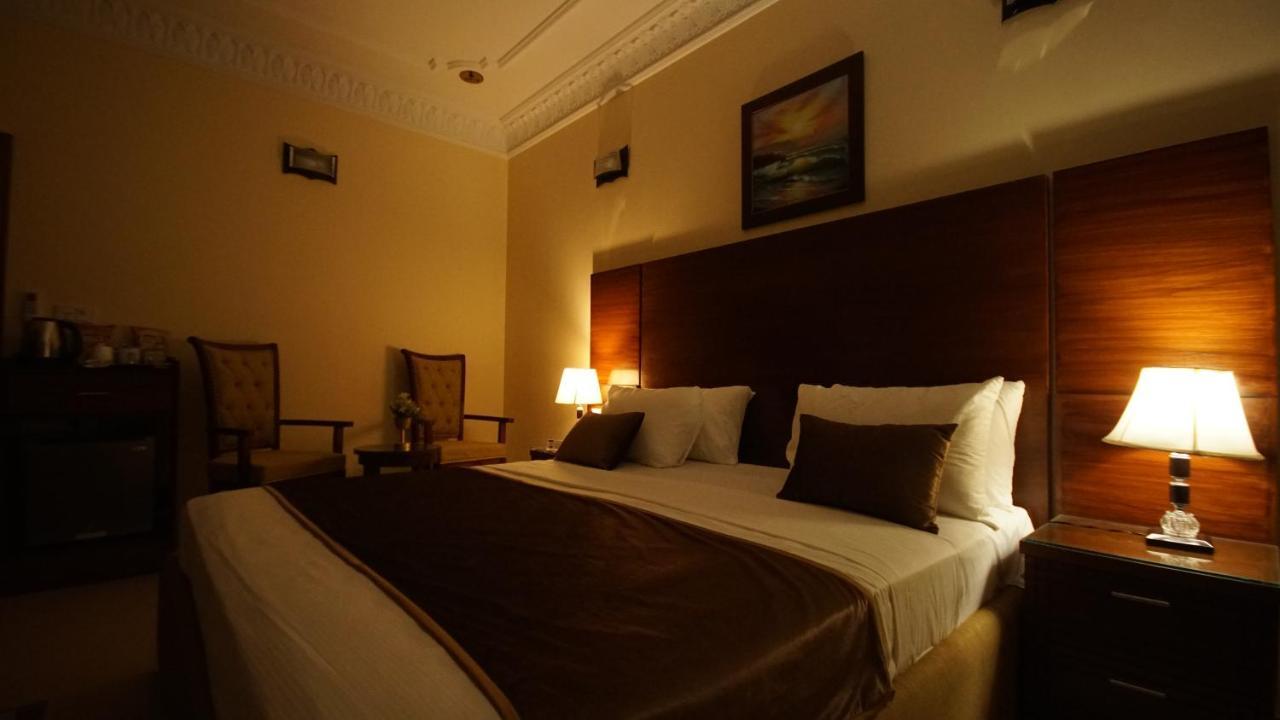 World Inn Hotel Karachi Esterno foto
