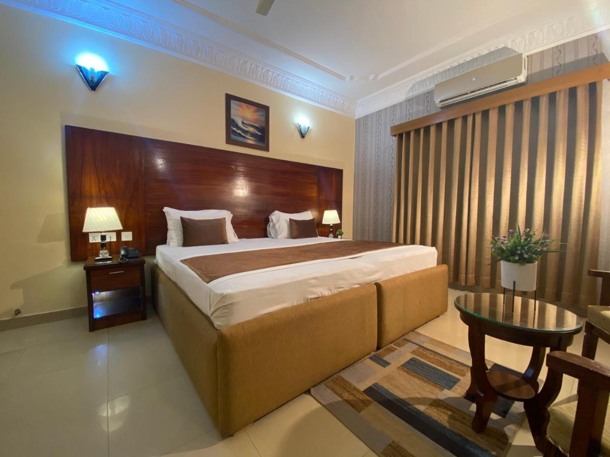 World Inn Hotel Karachi Esterno foto