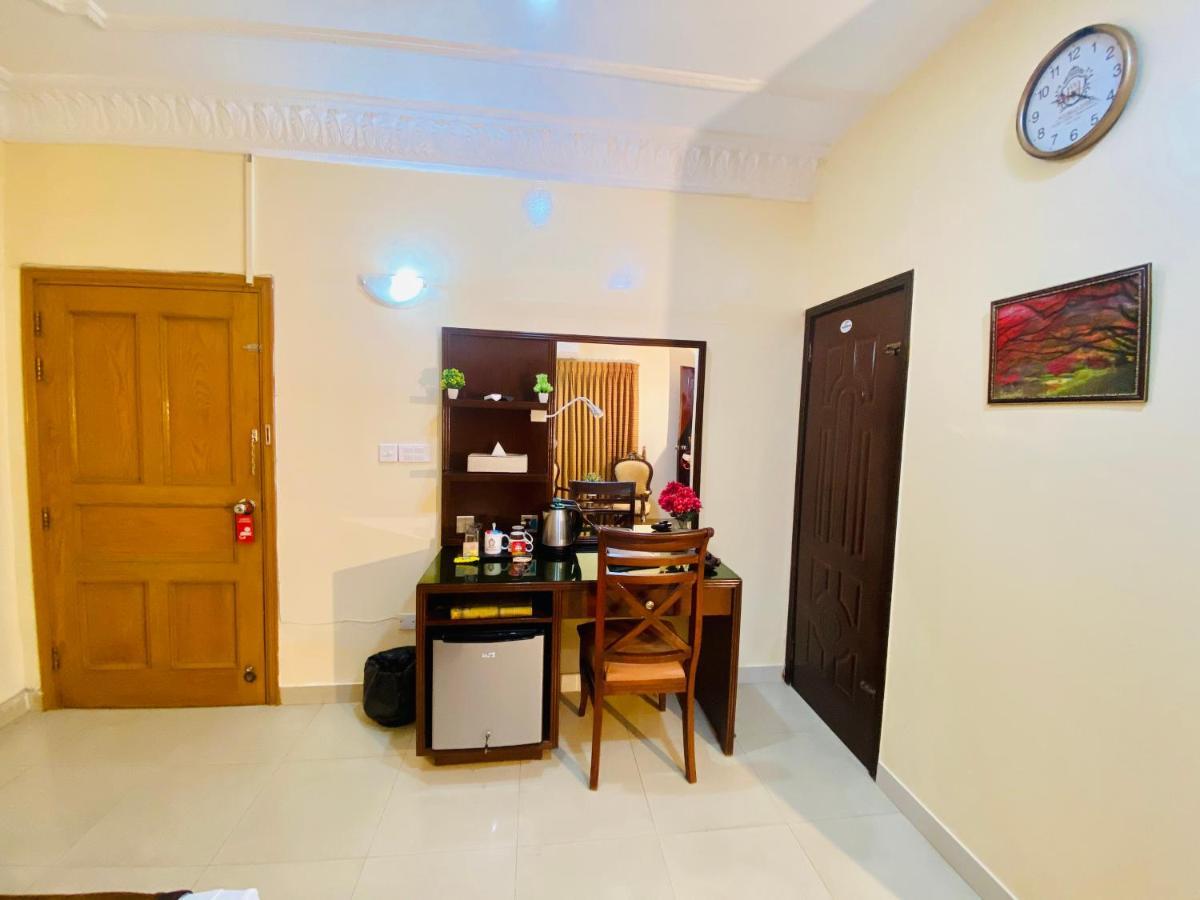World Inn Hotel Karachi Esterno foto